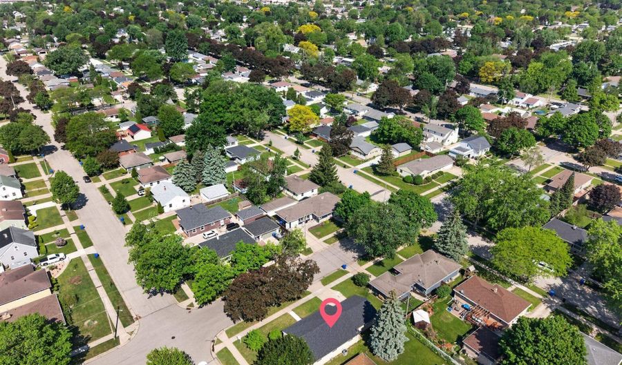 2206 N MCDONALD St, Appleton, WI 54911 - 3 Beds, 1 Bath
