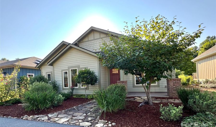 45 Verde Dr, Asheville, NC 28806 - 2 Beds, 2 Bath