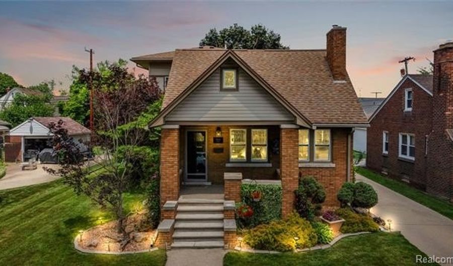 15552 Harrison Ave, Allen Park, MI 48101 - 4 Beds, 3 Bath
