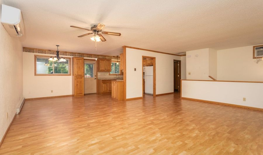 509 Spruce St, Alexandria, MN 56308 - 3 Beds, 2 Bath