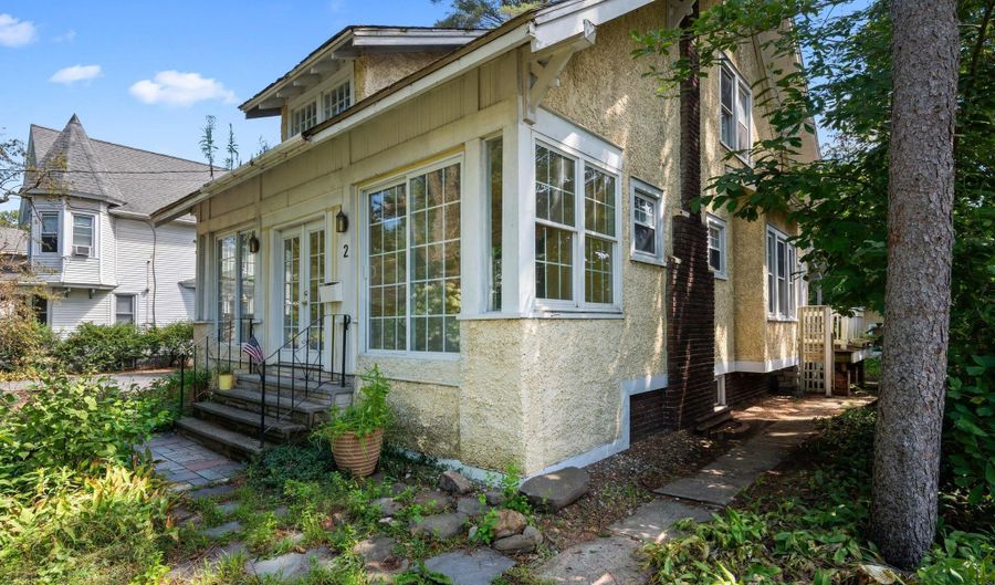 2 Norwood St, Albany, NY 12203 - 3 Beds, 2 Bath