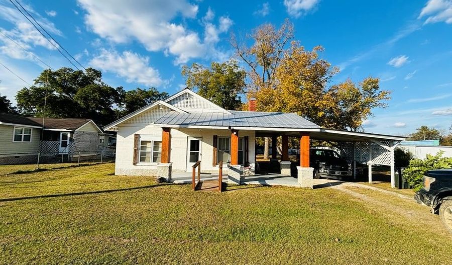 115 W PARK Ave, Abbeville, GA 31001 - 2 Beds, 1 Bath