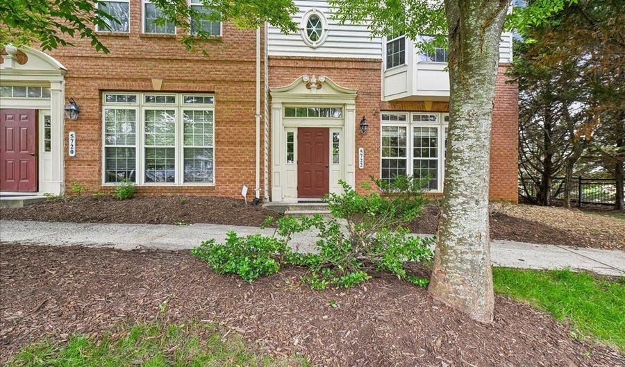 5722 CALLCOTT Way B, Alexandria, VA 22312 - 3 Beds, 3 Bath