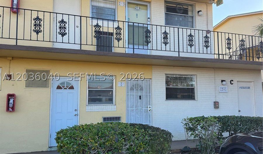 2940 NE 203rd St C-213, Aventura, FL 33180 - 2 Beds, 2 Bath