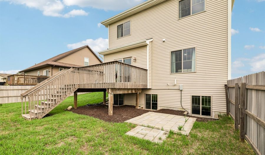 302 31st St SW, Altoona, IA 50009 - 3 Beds, 4 Bath