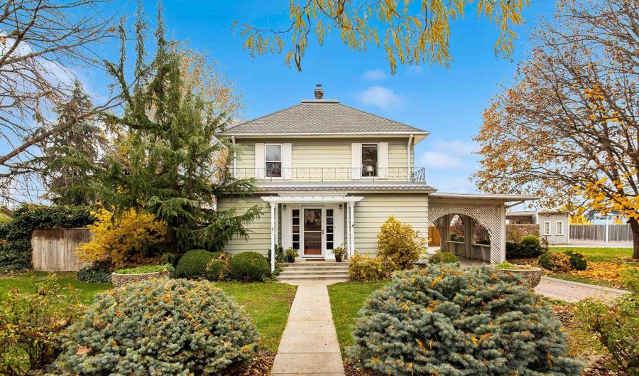 1917 Arthur St, Caldwell, ID 83605 - 5 Beds, 3 Bath