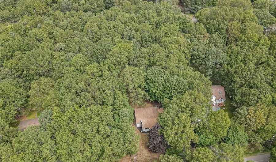 13 Poplar Dr, Albrightsville, PA 18210 - 3 Beds, 2 Bath