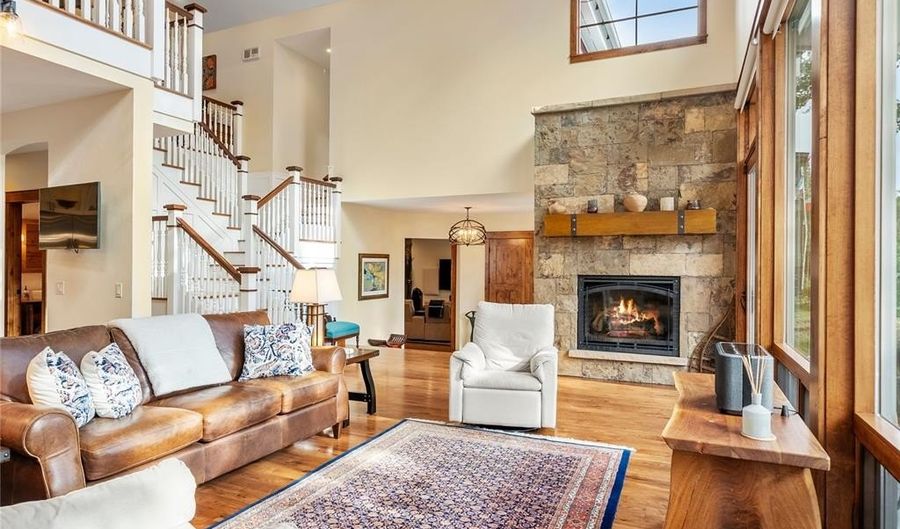 104 N GOLD FLAKE Ter, Breckenridge, CO 80424 - 5 Beds, 5 Bath