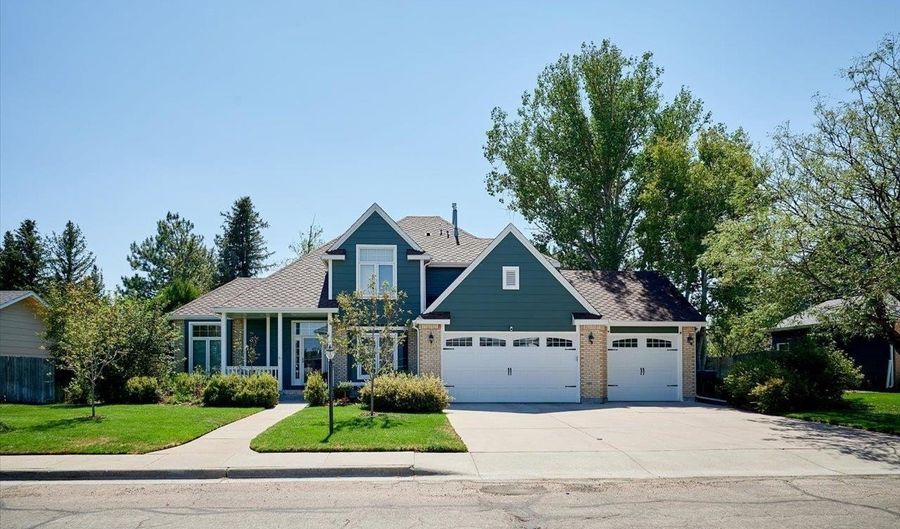 821 BRITTANY Dr, Cheyenne, WY 82009 - 4 Beds, 4 Bath