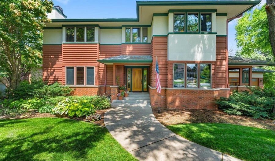 5870 Persimmon Dr, Fitchburg, WI 53711 - 5 Beds, 6 Bath