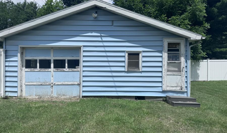 711 S Simon St, Ada, OH 45810 - 4 Beds, 2 Bath