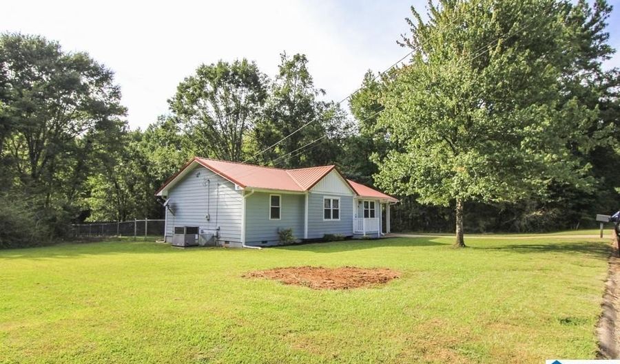 44 TWIN OAKS Dr, Anniston, AL 36207 - 3 Beds, 2 Bath