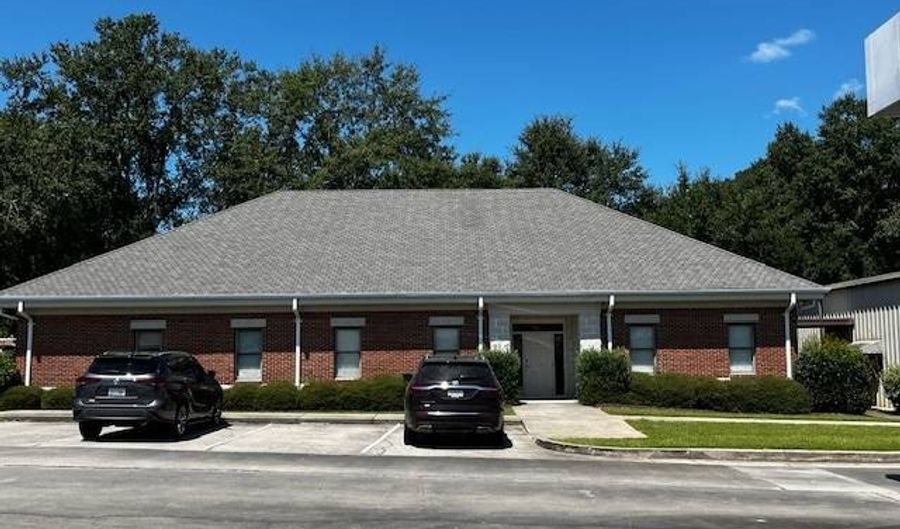 80 Virginia Ave, Barnwell, SC 29812 - 0 Beds, 5 Bath