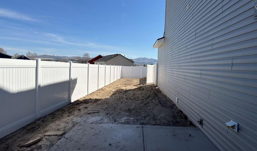 1018 Alpine Ave, Chubbuck, ID 83202 - 3 Beds, 3 Bath