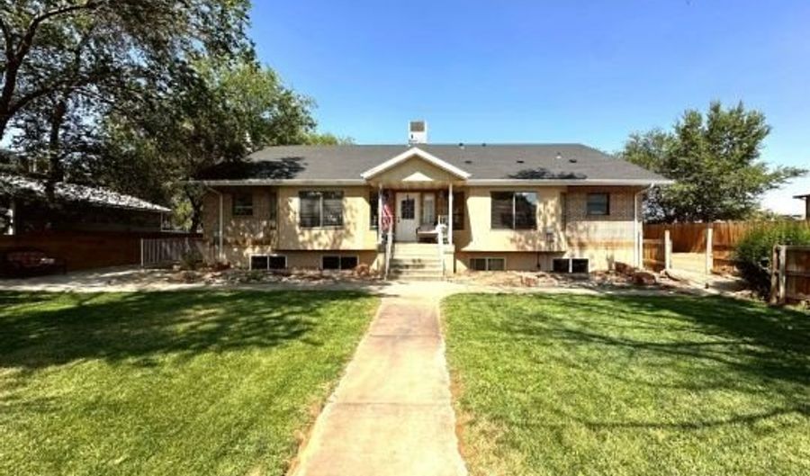 365 N Richard St, Colorado City, AZ 86021 - 13 Beds, 8 Bath