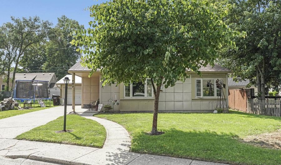 707 Ohio Ave, Auburn, IN 46706 - 2 Beds, 1 Bath