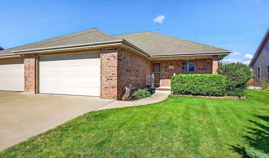 4821 N APPLE Rd, Appleton, WI 54913 - 2 Beds, 2 Bath