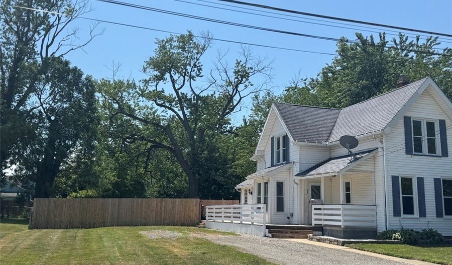 1638 W 6th St, Ashtabula, OH 44004 - 3 Beds, 2 Bath