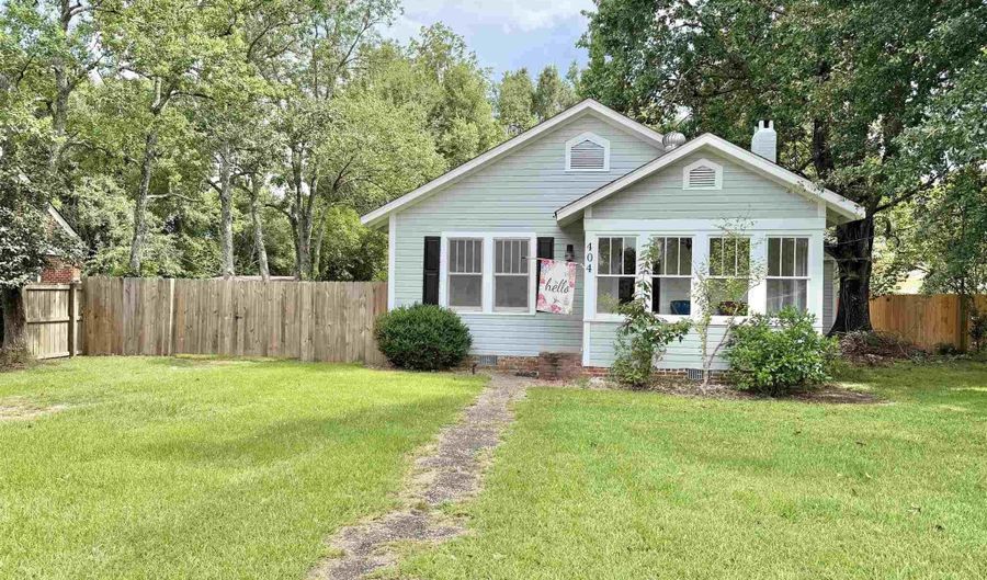 404 E Horner St, Atmore, AL 36502 - 3 Beds, 2 Bath