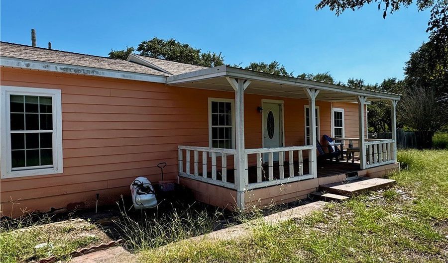1552 W Johnson Ave, Aransas Pass, TX 78336 - 4 Beds, 2 Bath