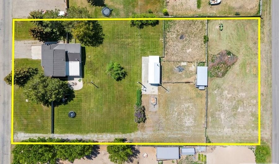1210 W 100 S, Blackfoot, ID 83221 - 6 Beds, 4 Bath