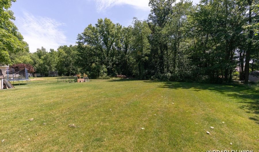 11342 56th Ave, Allendale, MI 49401 - 4 Beds, 2 Bath