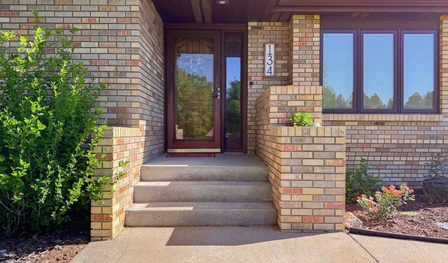 134 W 21st St, Alliance, NE 69301 - 3 Beds, 3 Bath