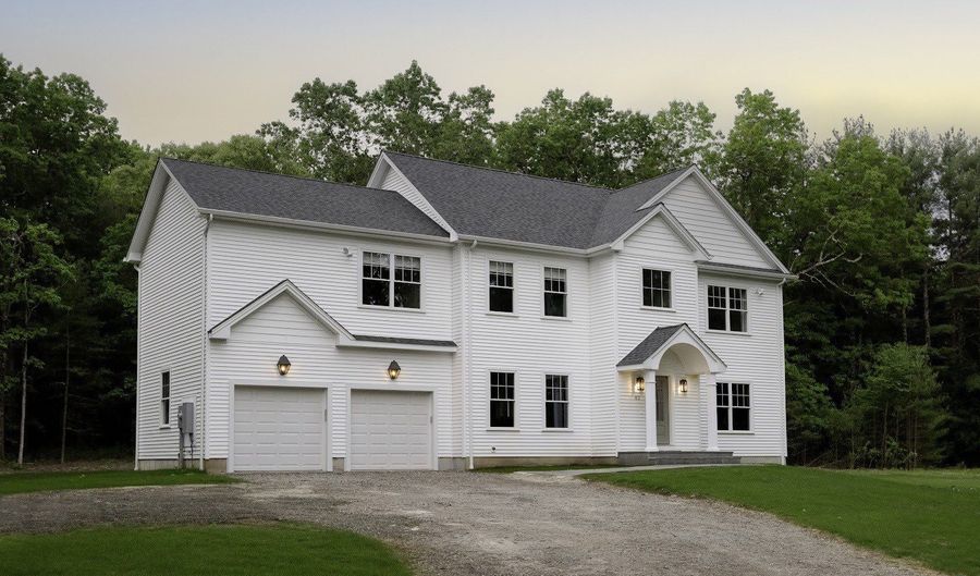 963 High Rd, Berlin, CT 06037 - 4 Beds, 4 Bath