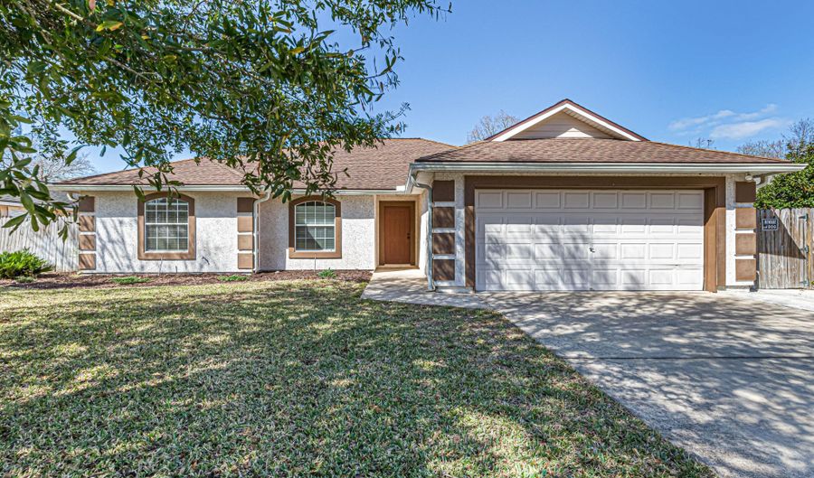 2759 EAGLE HAVEN Dr, Green Cove Springs, FL 32043 - 4 Beds, 2 Bath