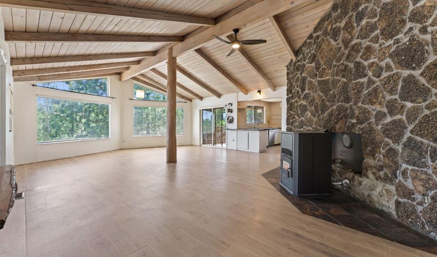 19143 Pumice Butte Rd, Bend, OR 97702 - 3 Beds, 2 Bath