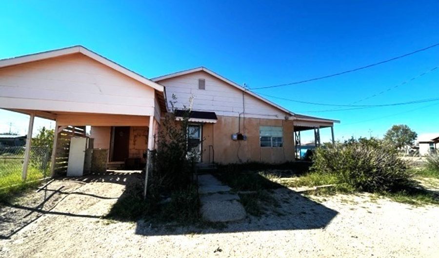 701 W Division St, Fort Stockton, TX 79735 - 3 Beds, 2 Bath