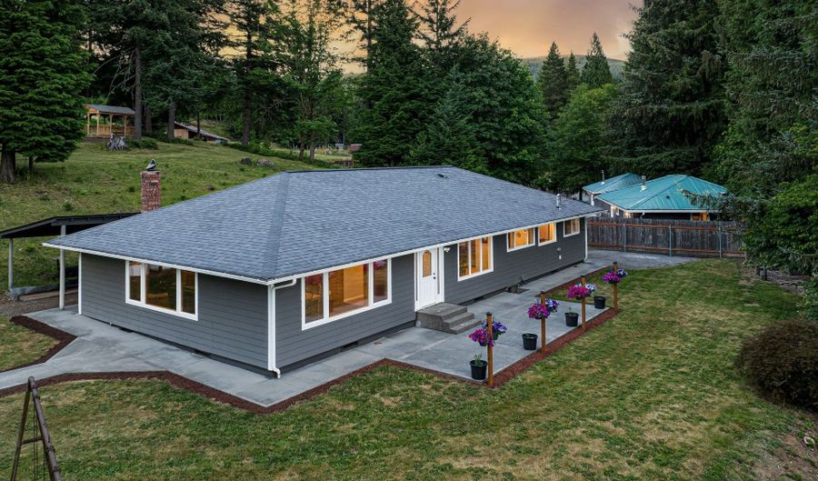 407 N DUBOIS Rd, Ariel, WA 98603 - 3 Beds, 2 Bath