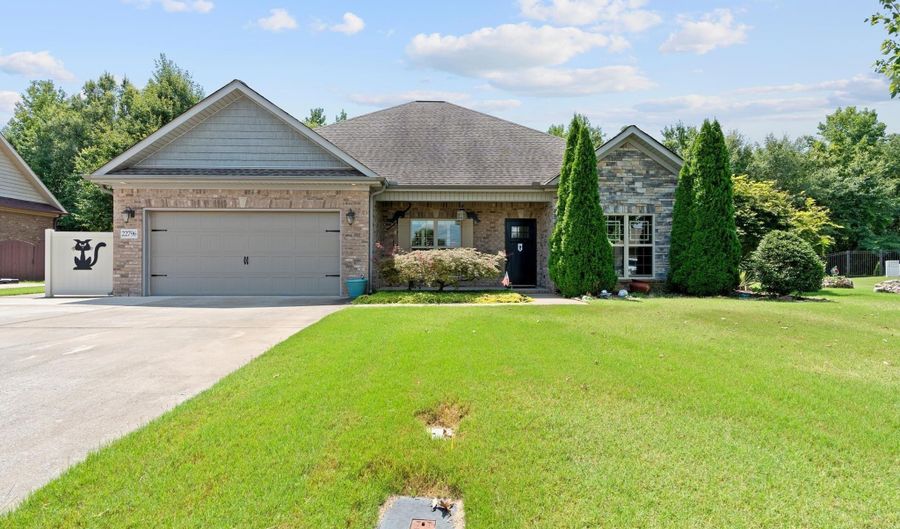 22796 Big Oak Dr, Athens, AL 35613 - 4 Beds, 2 Bath