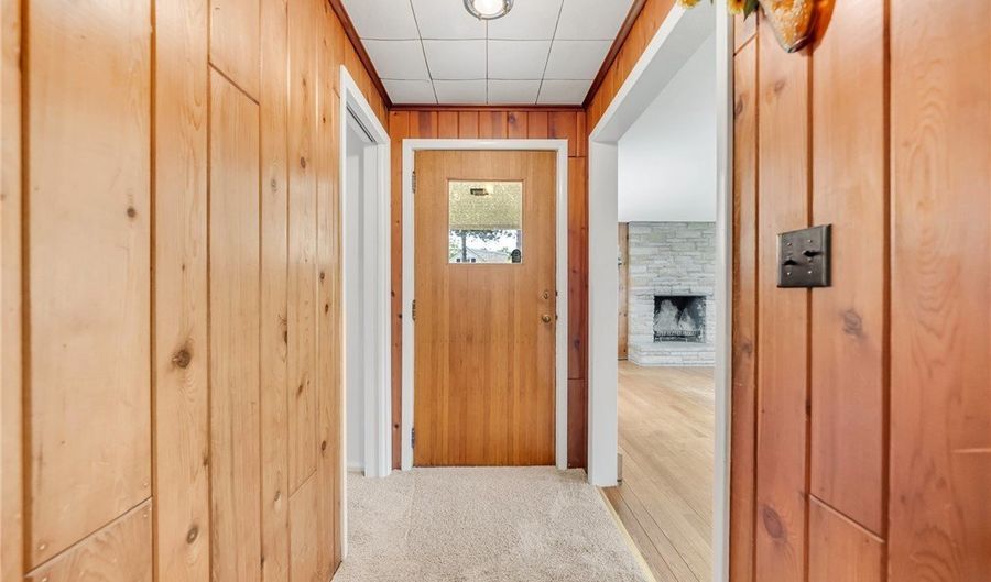 430 Getzville Rd, Amherst, NY 14226 - 4 Beds, 2 Bath