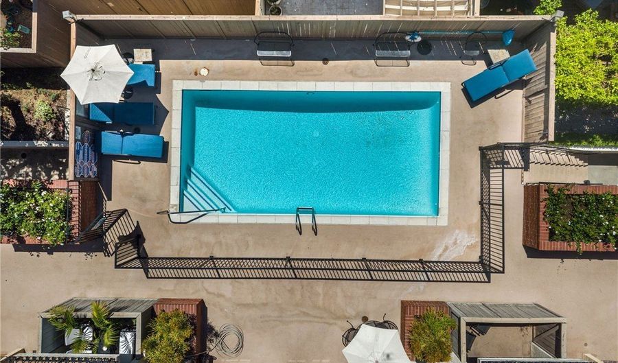 612 Wilcox, Los Angeles, CA 90004 - 2 Beds, 3 Bath