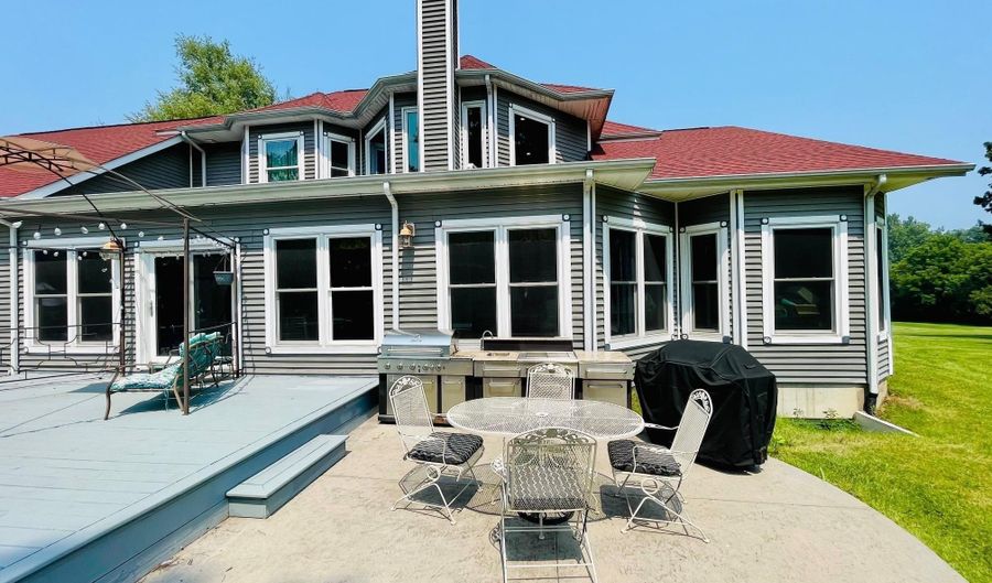 7697 20th Rd, Argos, IN 46501 - 6 Beds, 5 Bath
