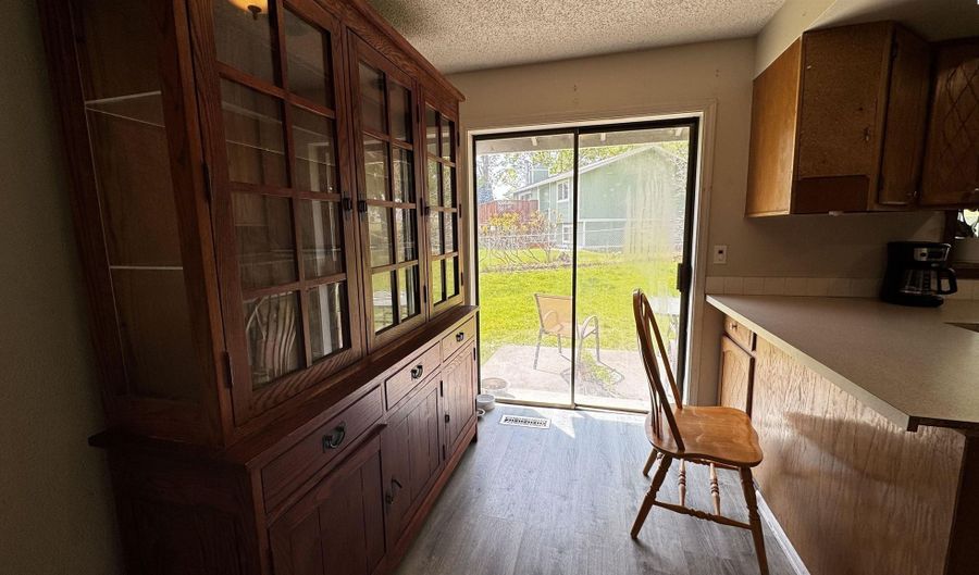 7 Wagon Wheel Pr NW, Benton City, WA 99320 - 4 Beds, 3 Bath