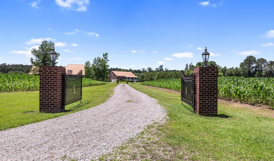 5370 Slocum Trl, Atkinson, NC 28421 - 7 Beds, 9 Bath