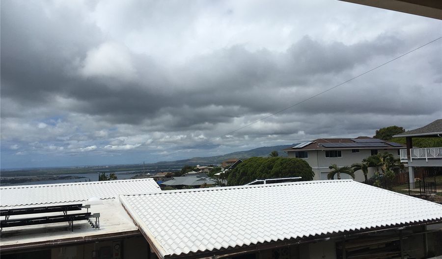 98-1429 Akaaka St Upstairs, Aiea, HI 96701 - 3 Beds, 2 Bath
