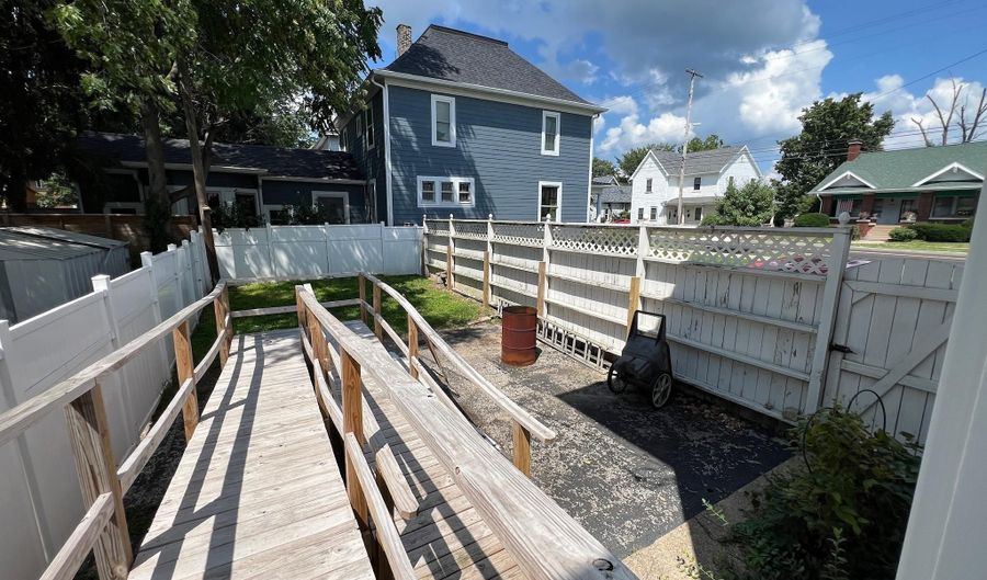 1227 L St, Bedford, IN 47421 - 4 Beds, 2 Bath