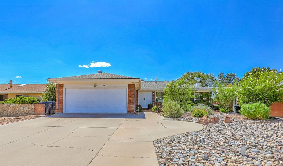 2905 San Pablo St NE, Albuquerque, NM 87110 - 4 Beds, 3 Bath