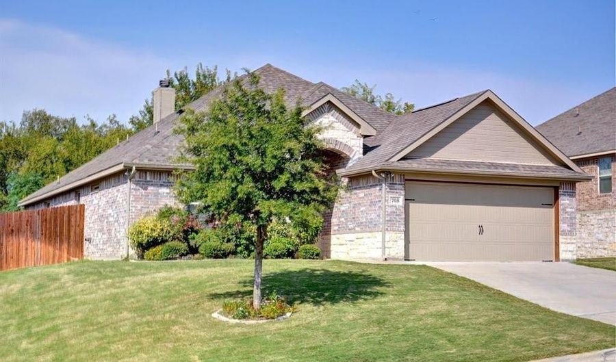 708 Westgate Dr, Aledo, TX 76008 - 3 Beds, 2 Bath
