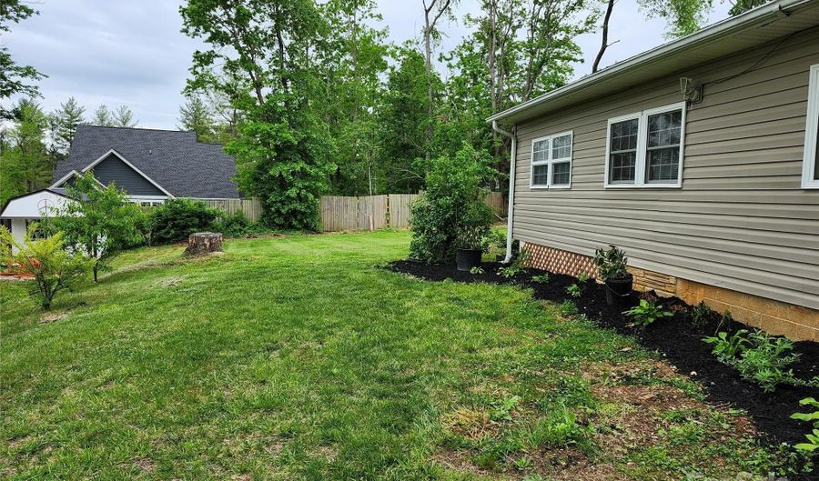 34 Edney Ln, Arden, NC 28704 - 3 Beds, 2 Bath