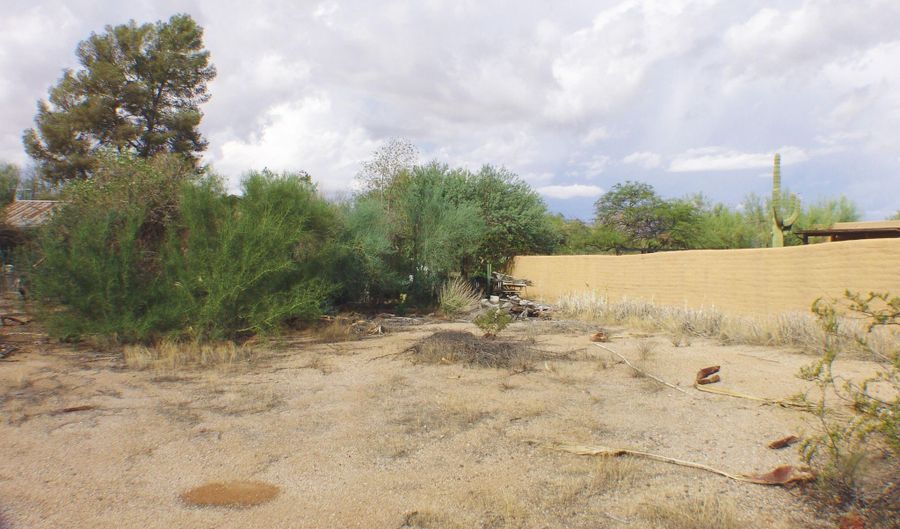 31607 N 64TH St, Cave Creek, AZ 85331 - 4 Beds, 2 Bath