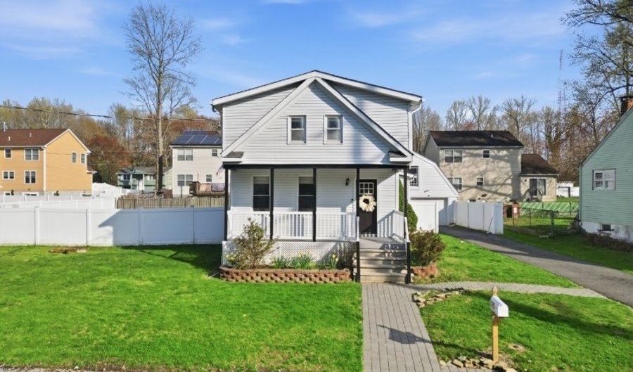 129 Willow Ave, Aberdeen Twp., NJ 07747 - 3 Beds, 2 Bath