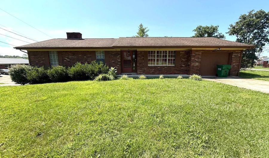 5736 Swanson Dr, Ashland, KY 41102 - 3 Beds, 2 Bath