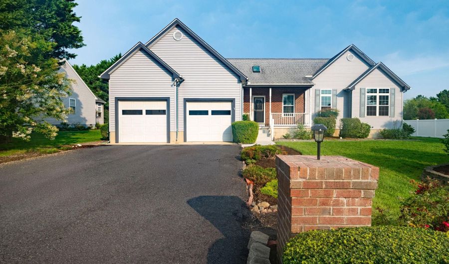 16999 BRISTOL Rd, Lewes, DE 19958 - 4 Beds, 2 Bath