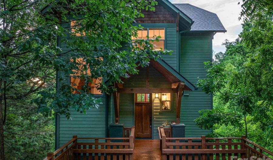 14 Sunset Dr, Asheville, NC 28804 - 3 Beds, 3 Bath