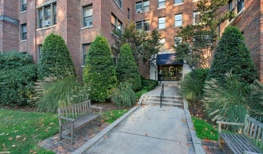 4007 CONNECTICUT Ave NW 304, Washington, DC 20008 - 1 Beds, 1 Bath