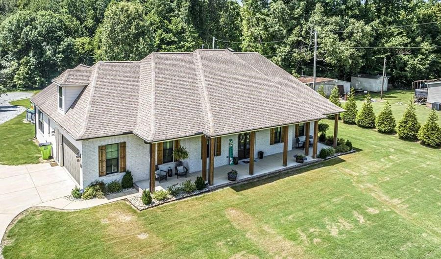 10019 BRUNSWICK, Atoka, TN 38004 - 3 Beds, 3 Bath